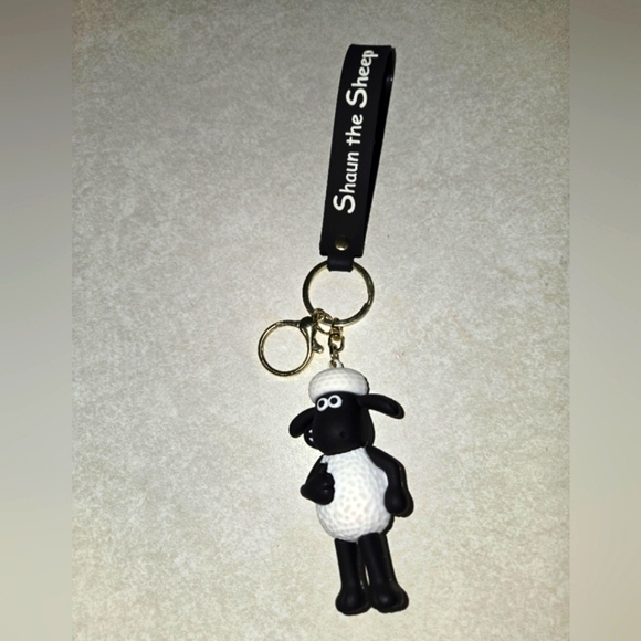 Shaun the Sheep Keychain - Picture 1 of 7